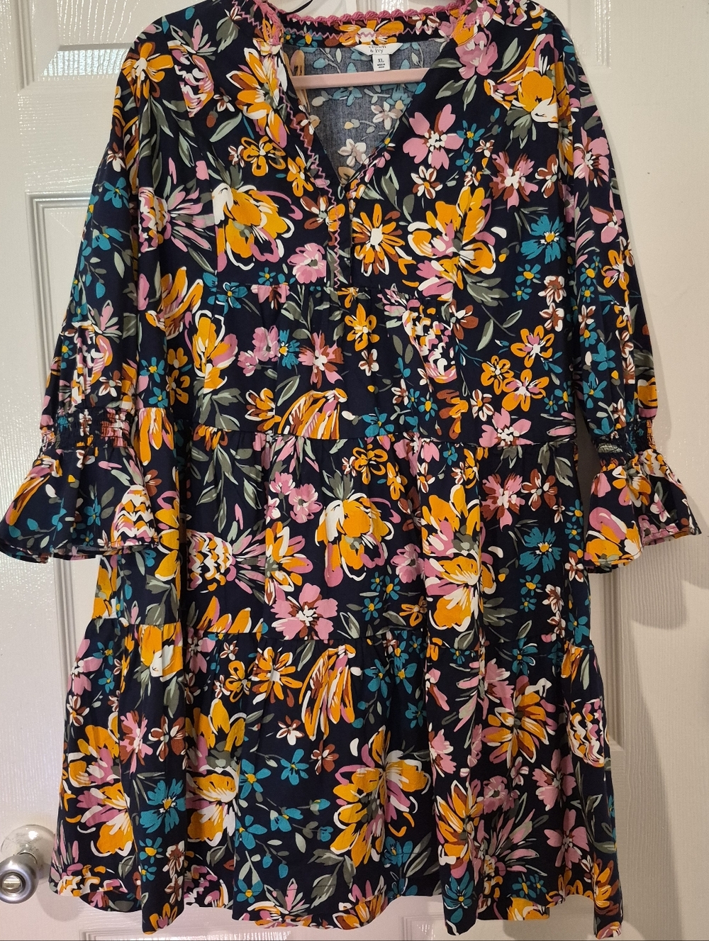 CROWN & IVY | X-LARGE | Mini Floral Dress W/ Embroidery